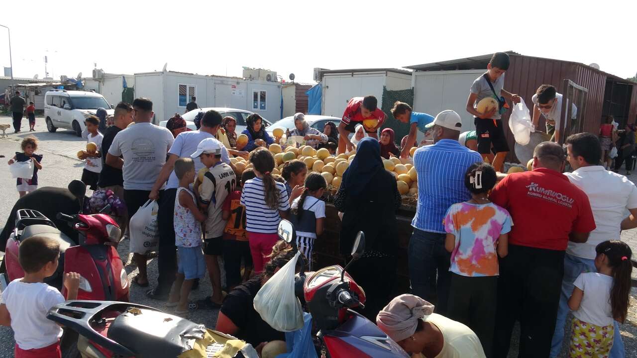 Tarlasındaki kavunu paraya değil, duaya çevirdi! 50 tonu ücretsiz dağıtıyor 6
